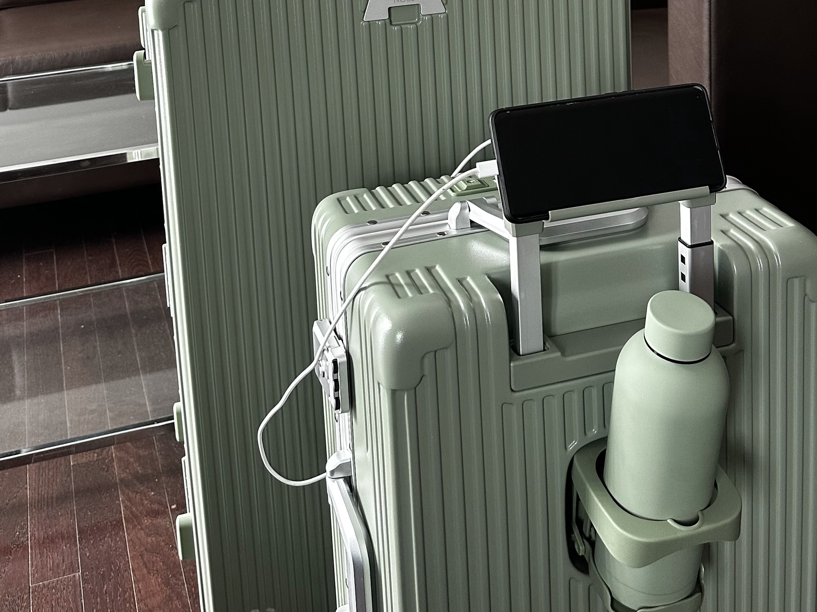 Phone battery from curb to gate with the NOBL USB port